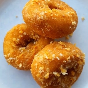 mini donuts with coconut flakes
