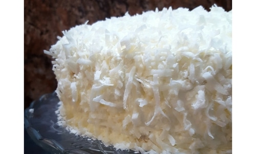 classic and simple creamy coconut cake