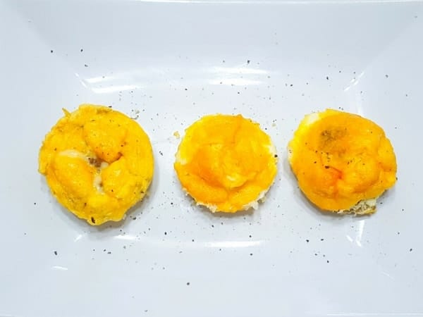 Super Easy Baked Beef, Egg and Cheese Muffins
