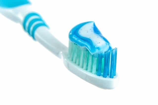cleaning house toothpaste Cleaning hacks