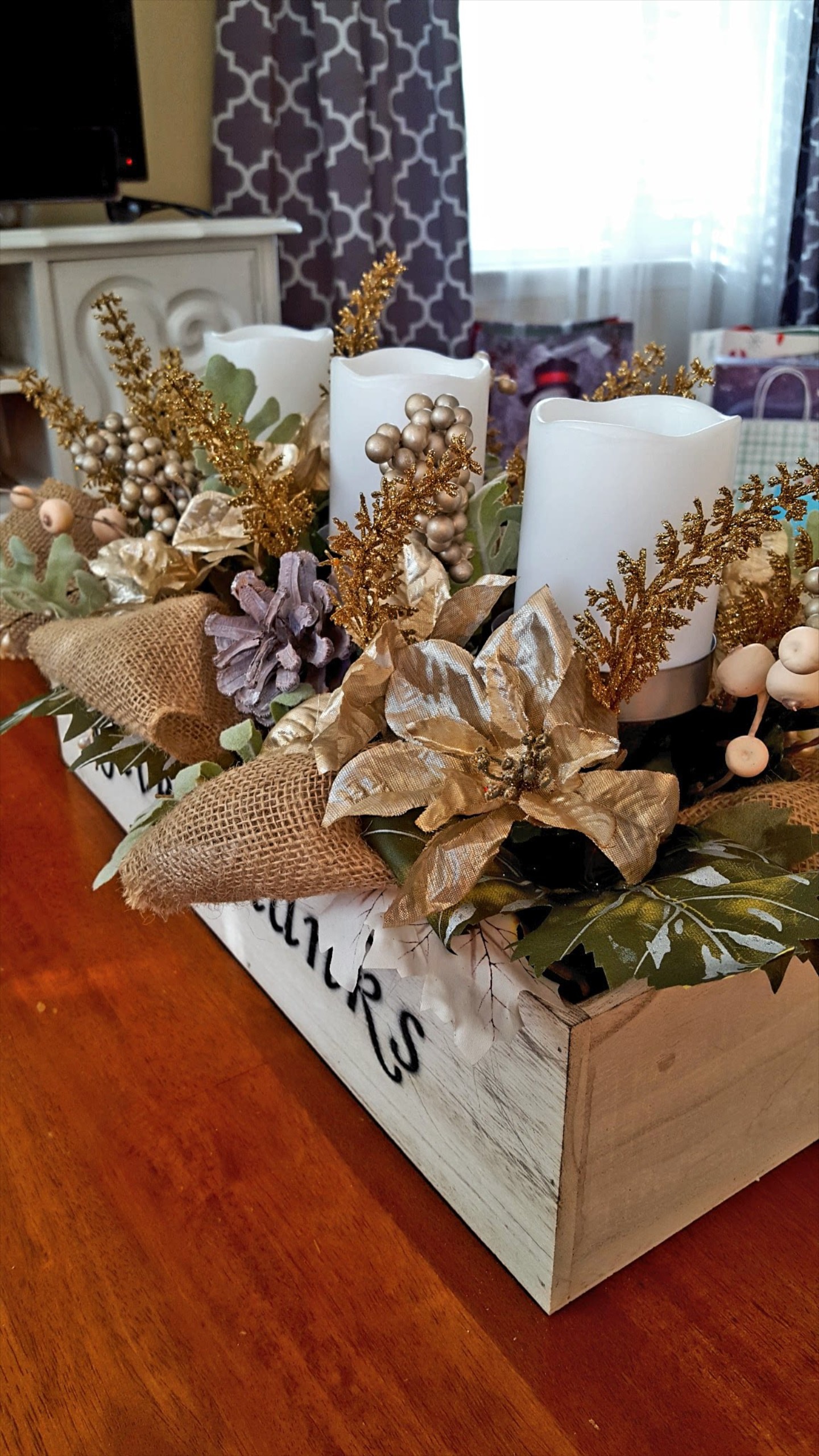coffee table Christmas centerpiece